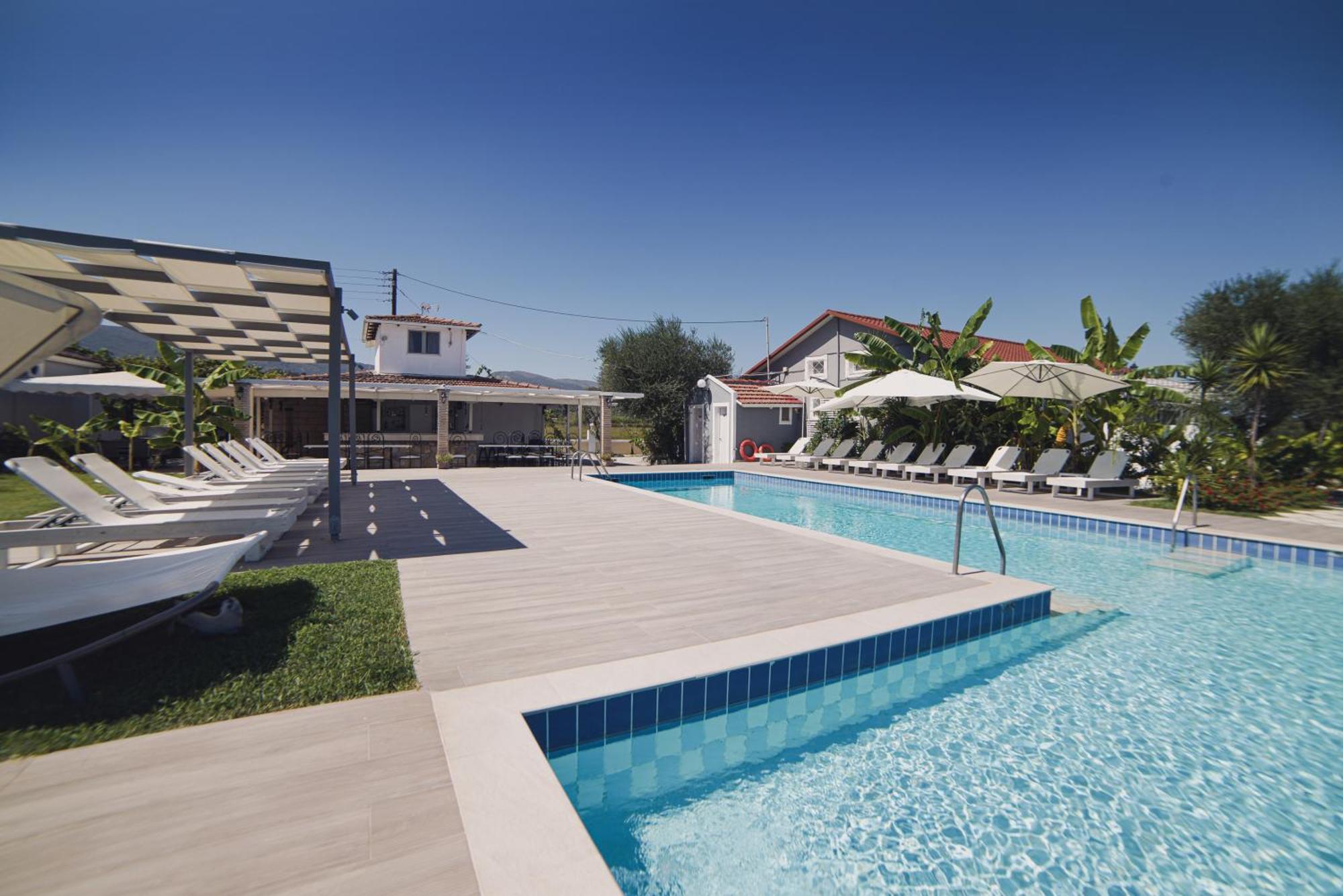 Mirsini Studios & Apartments 2*