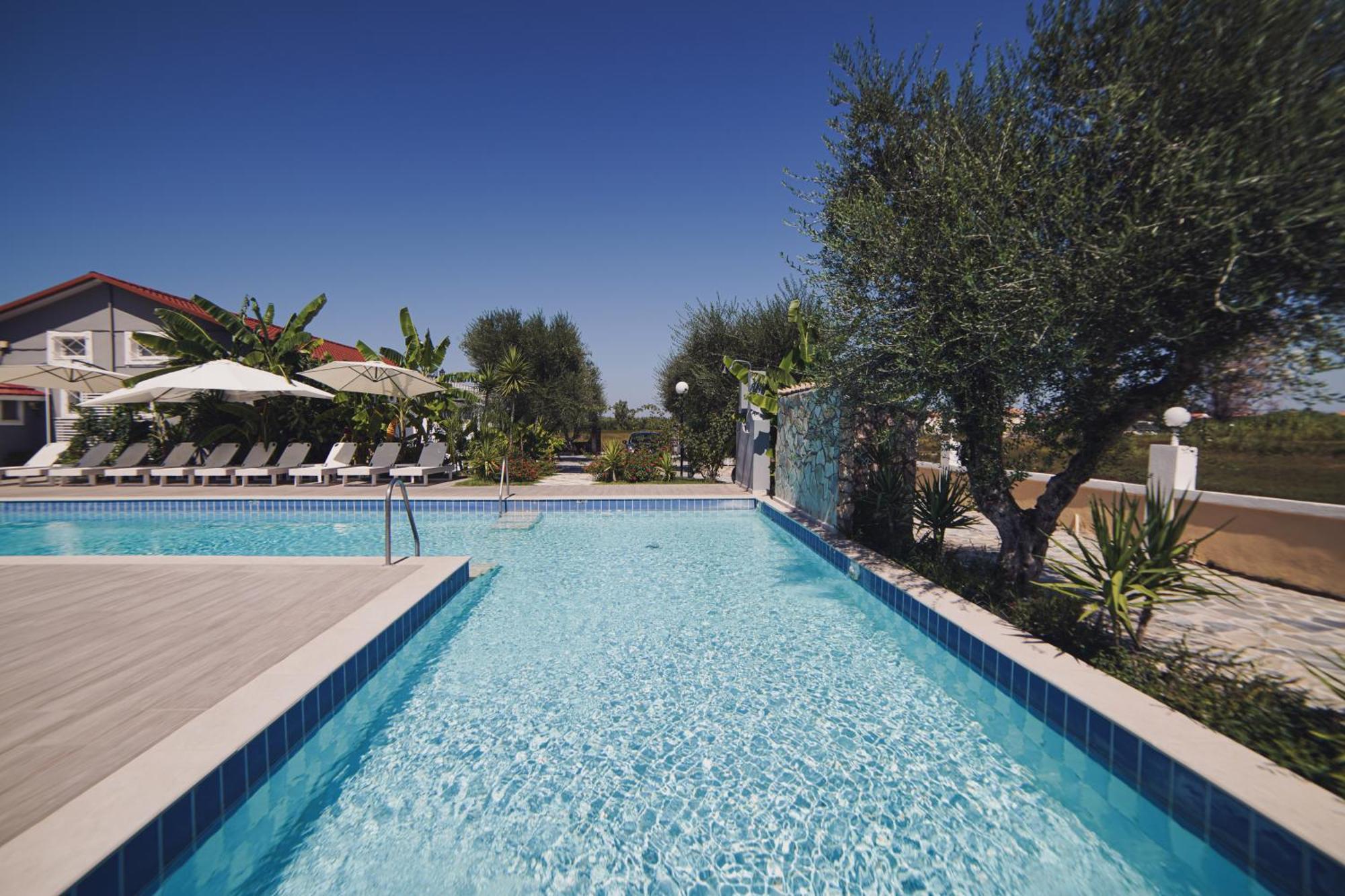 Mirsini Studios & Apartments