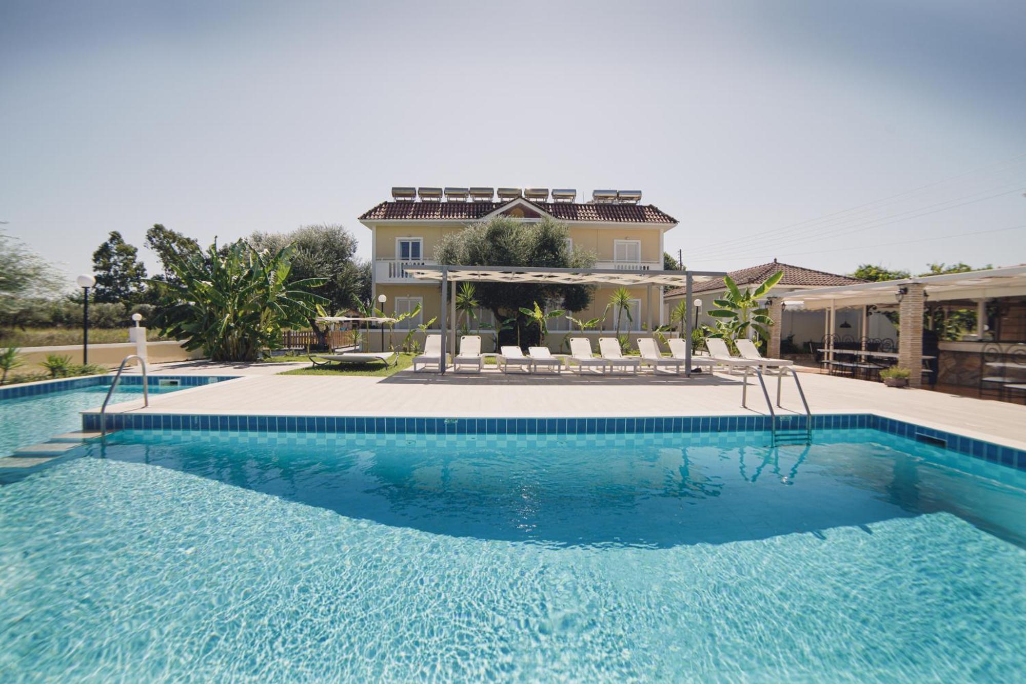 Aparthotel Mirsini Studios & Apartments