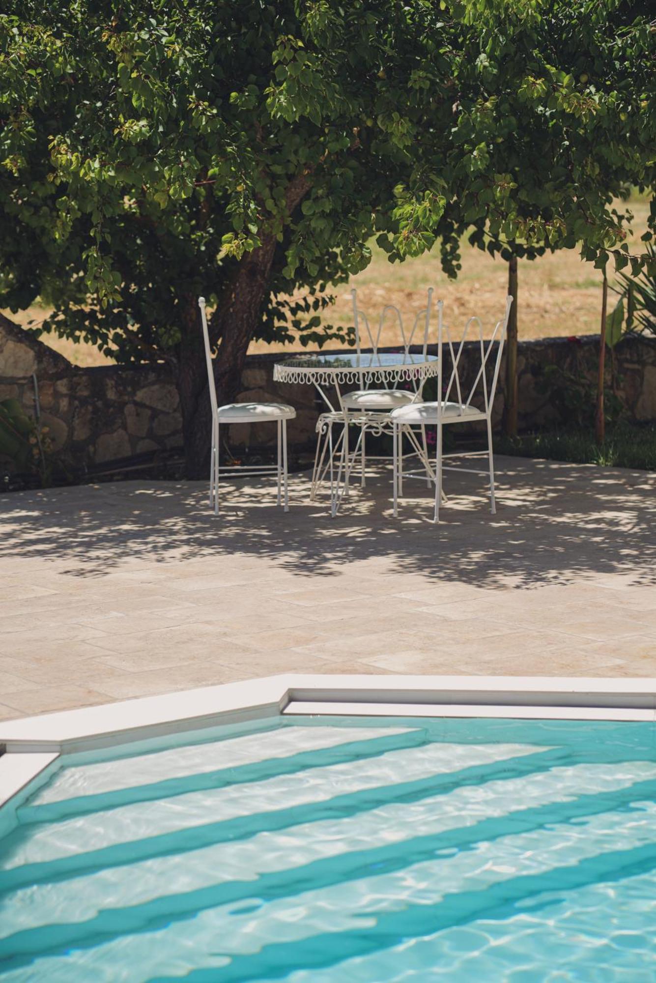 Mirsini Studios & Apartments 2*