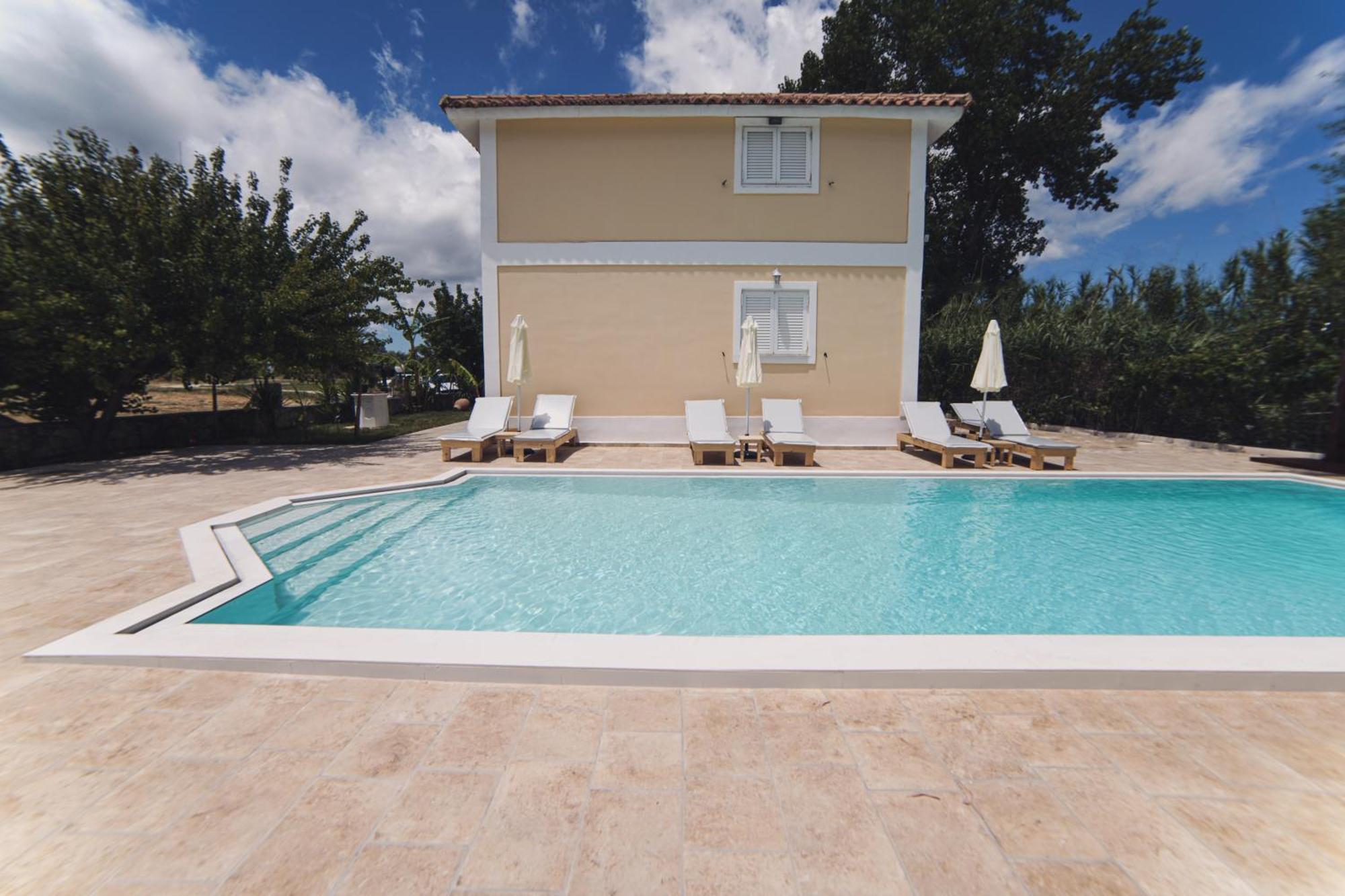 Mirsini Studios & Apartments Aparthotel 2*
