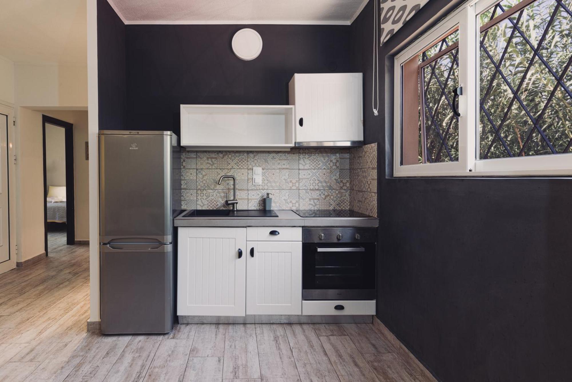 Mirsini Studios & Apartments 2*